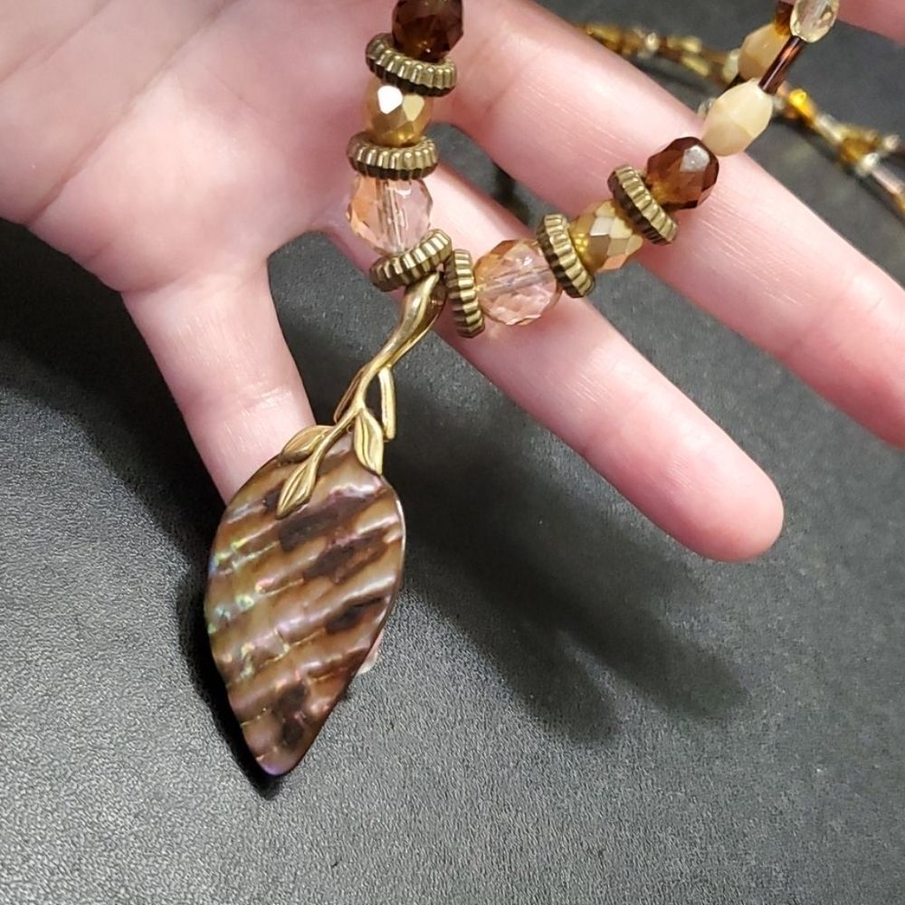 Vintage glass beaded necklace 33" abalone pendant